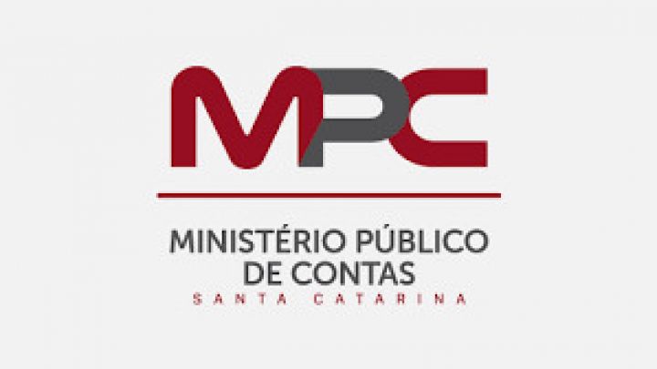 Diretora de Contas Públicas do MPC-SC avalia trabalho acadêmico sobre sanções pecuniárias aplicadas pelo TCE-SC