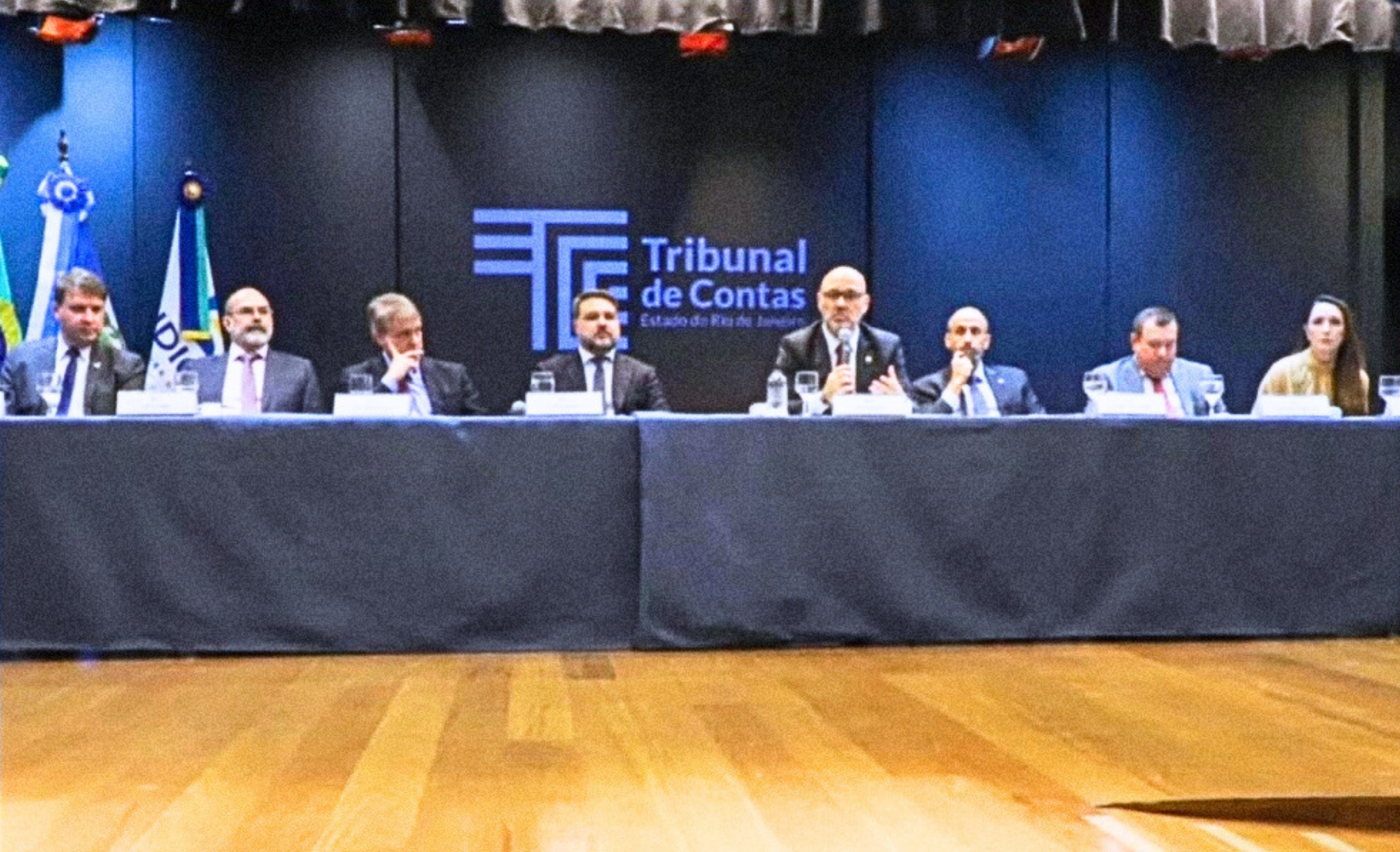 Presidente da Ampcon prestigia Fórum de Mutações no Direito Público, no TCE-RJ