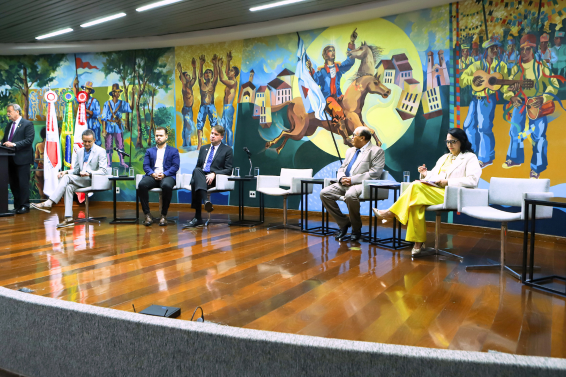 Presidente da Ampcon participa da abertura do VIII Encontro Mineiro de Conselheiros de Educação
