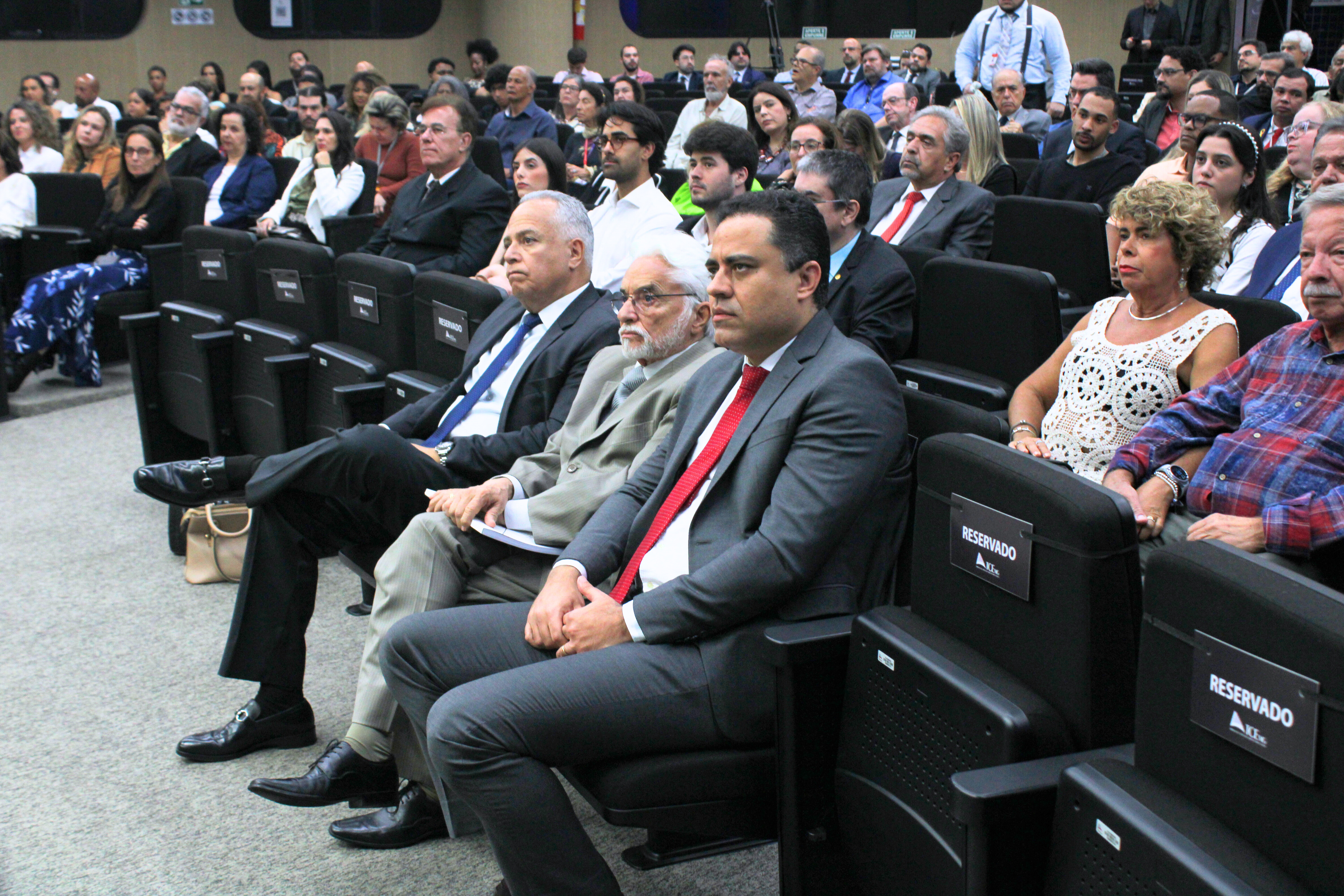 76eb72de 5e8d 4ed0 b5a9 2dd40ffc08af